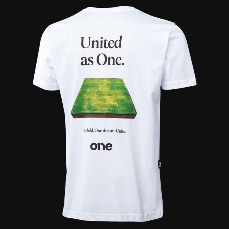 Ανδρικό λευκό T-shirt σε γραμμή Slim-Fit - UAO - 04