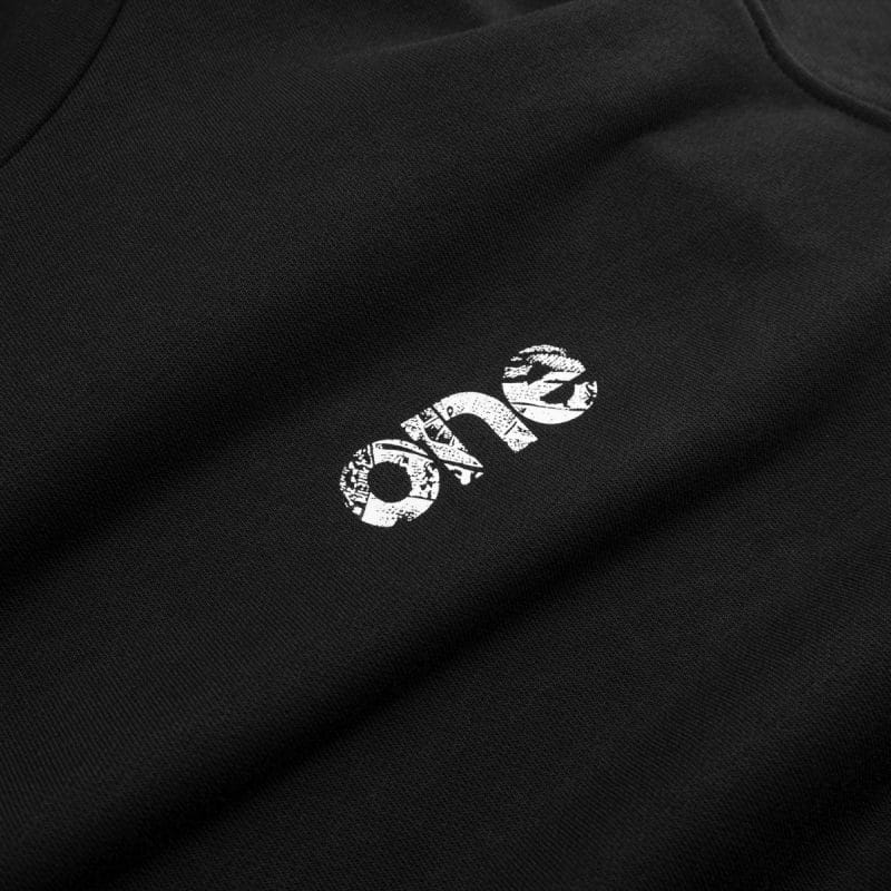 Ανδρικό μαύρο φούτερ με κουκούλα - BLG One - 04