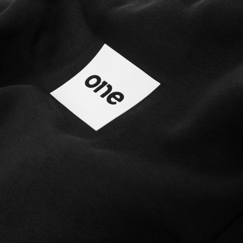 Γυναικείο μαύρο φούτερ με κουκούλα Regular-fit - Black Classics - 02