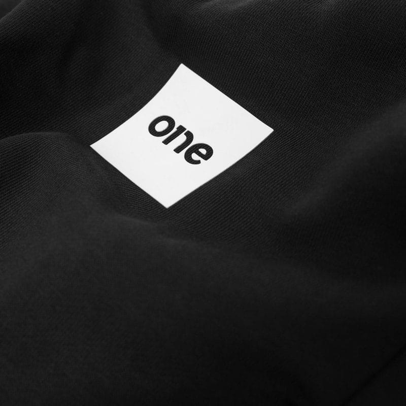 Γυναικείο μαύρο παντελόνι φόρμας Regular Fit - Black Classics - 02
